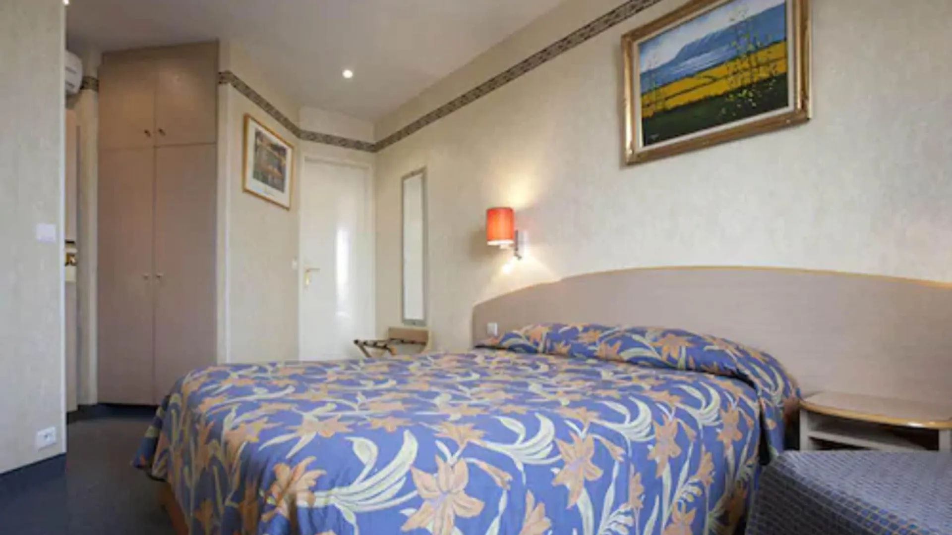 Transcontinental Hotel Parigi